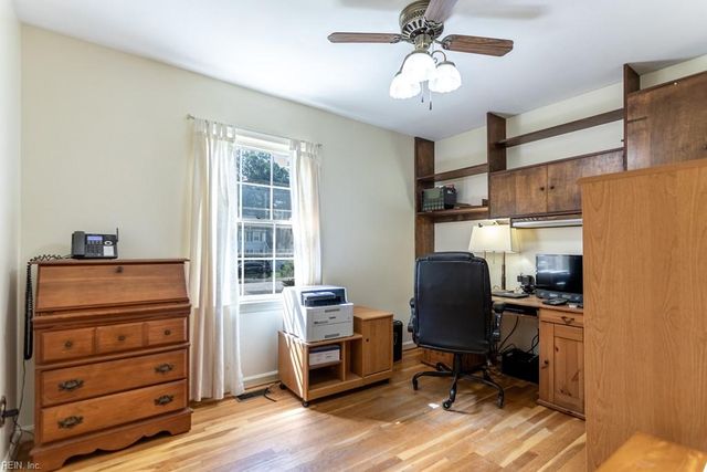 87 Waterview DR, Newport News, VA 23608