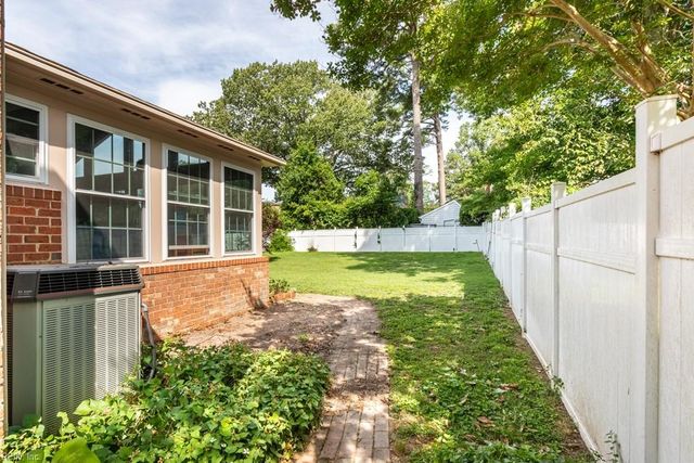 87 Waterview DR, Newport News, VA 23608