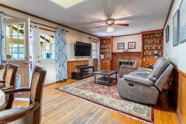 87 Waterview DR, Newport News, VA 23608