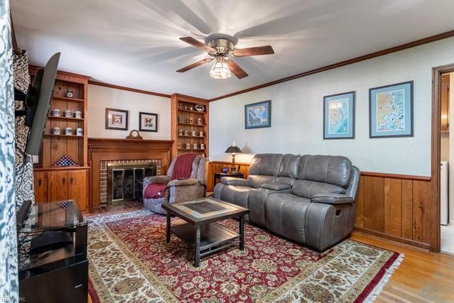 87 Waterview DR, Newport News, VA 23608