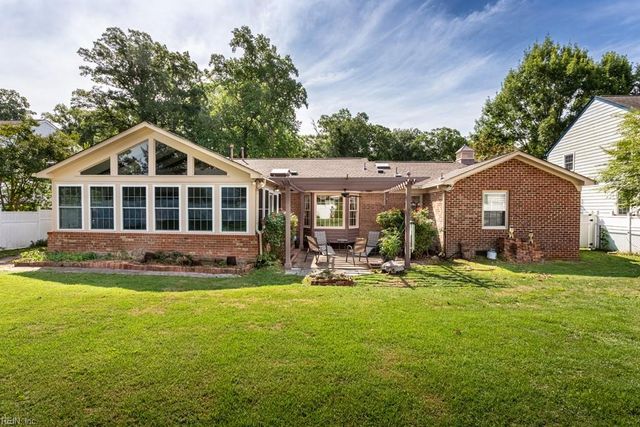 87 Waterview DR, Newport News, VA 23608