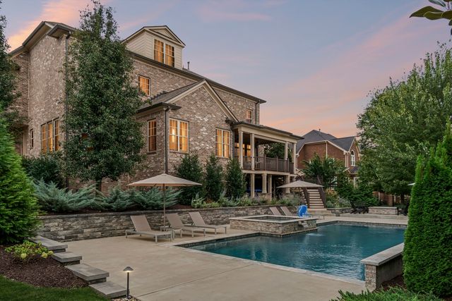 1803 Lowndes Ln, Brentwood, TN 37027