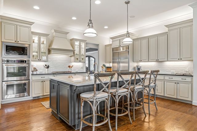 1803 Lowndes Ln, Brentwood, TN 37027