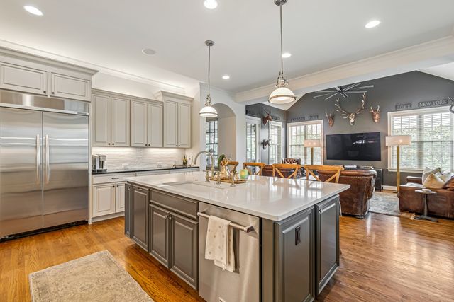 1803 Lowndes Ln, Brentwood, TN 37027