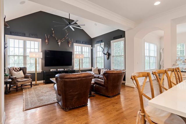 1803 Lowndes Ln, Brentwood, TN 37027