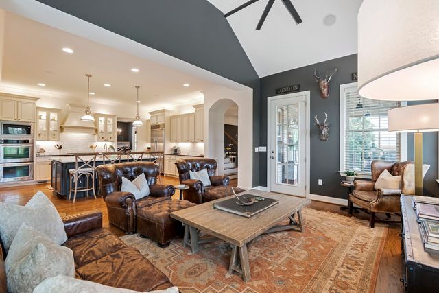 1803 Lowndes Ln, Brentwood, TN 37027