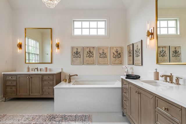 1803 Lowndes Ln, Brentwood, TN 37027