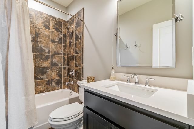 1803 Lowndes Ln, Brentwood, TN 37027