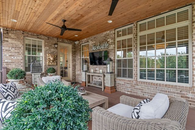 1803 Lowndes Ln, Brentwood, TN 37027