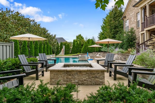 1803 Lowndes Ln, Brentwood, TN 37027