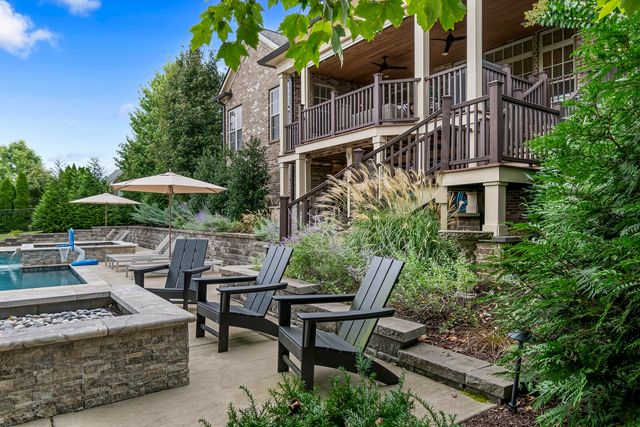 1803 Lowndes Ln, Brentwood, TN 37027