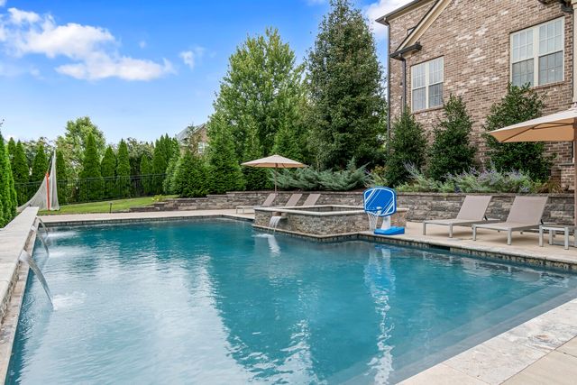 1803 Lowndes Ln, Brentwood, TN 37027