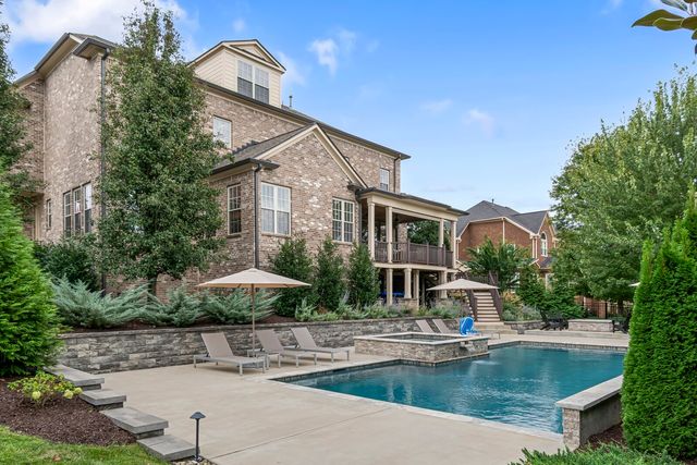 1803 Lowndes Ln, Brentwood, TN 37027