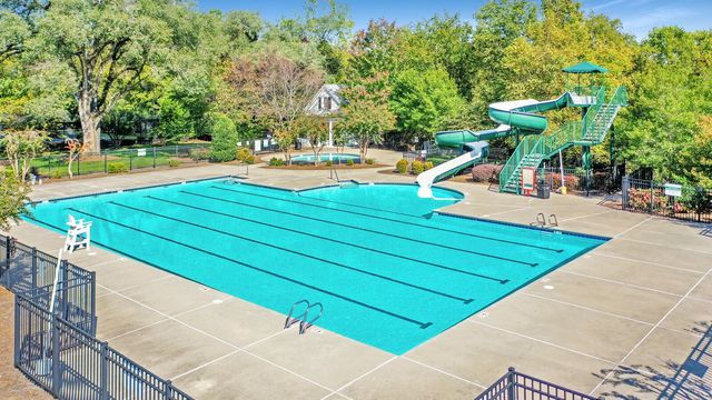 1803 Lowndes Ln, Brentwood, TN 37027