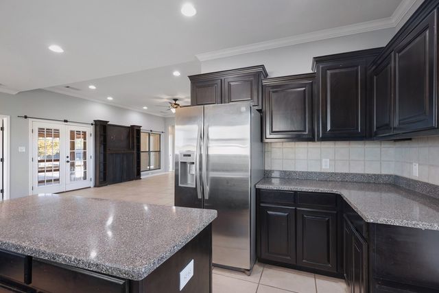 110 Deer Run Dr, Alpine, TX 79830