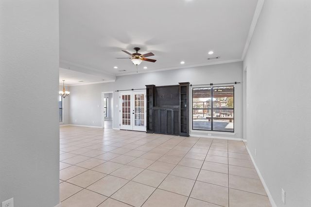 110 Deer Run Dr, Alpine, TX 79830