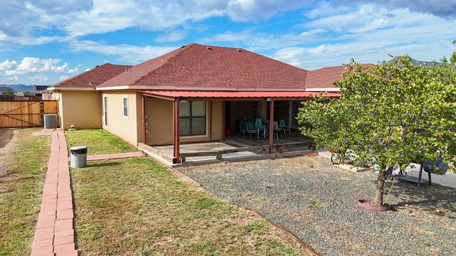 110 Deer Run Dr, Alpine, TX 79830