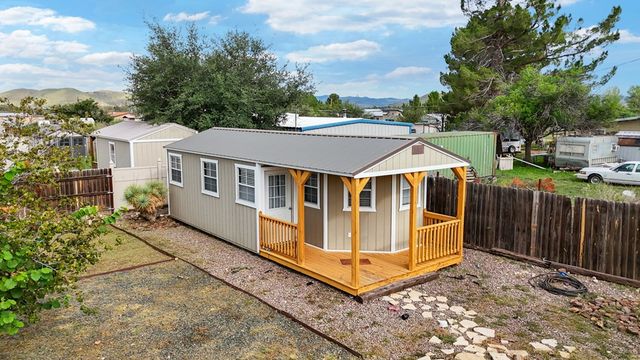 110 Deer Run Dr, Alpine, TX 79830