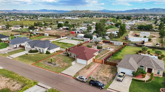 110 Deer Run Dr, Alpine, TX 79830