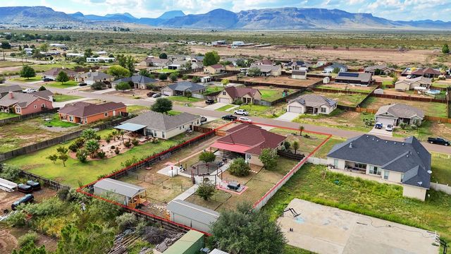 110 Deer Run Dr, Alpine, TX 79830