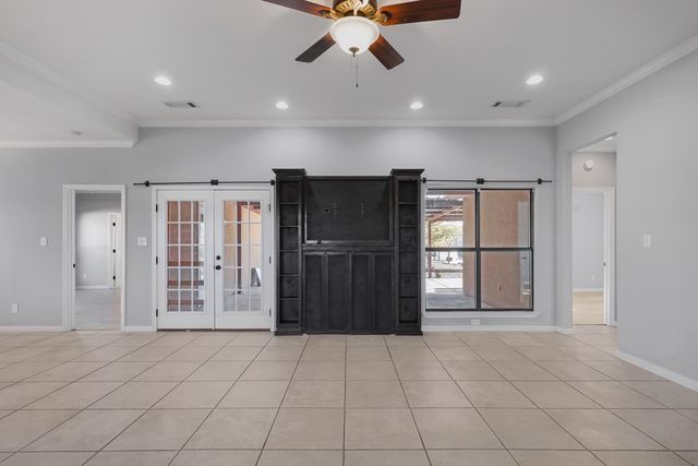 110 Deer Run Dr, Alpine, TX 79830