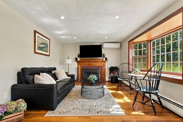 218 Myrtle St, Ashland, MA 01721