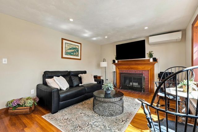 218 Myrtle St, Ashland, MA 01721