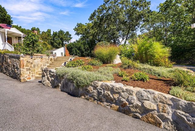 218 Myrtle St, Ashland, MA 01721