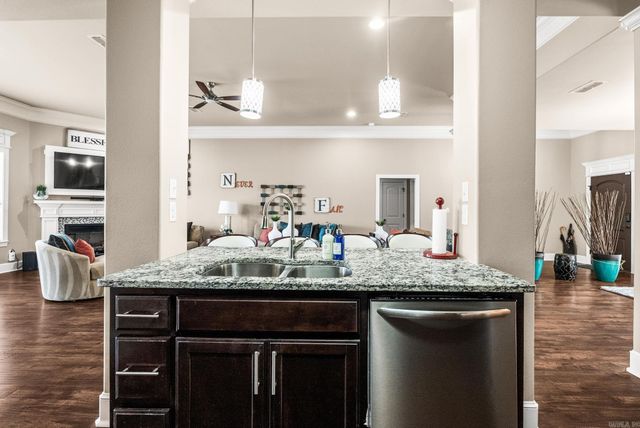 8901 MEADOW GARDEN, Sherwood, AR 72120