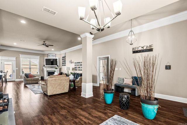 8901 MEADOW GARDEN, Sherwood, AR 72120