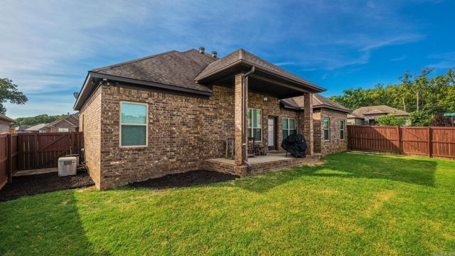 8901 MEADOW GARDEN, Sherwood, AR 72120