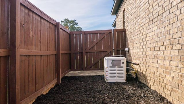 8901 MEADOW GARDEN, Sherwood, AR 72120