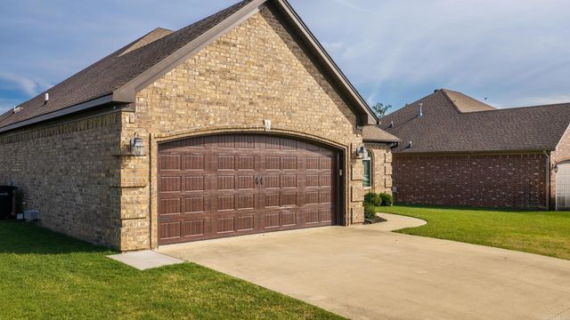 8901 MEADOW GARDEN, Sherwood, AR 72120