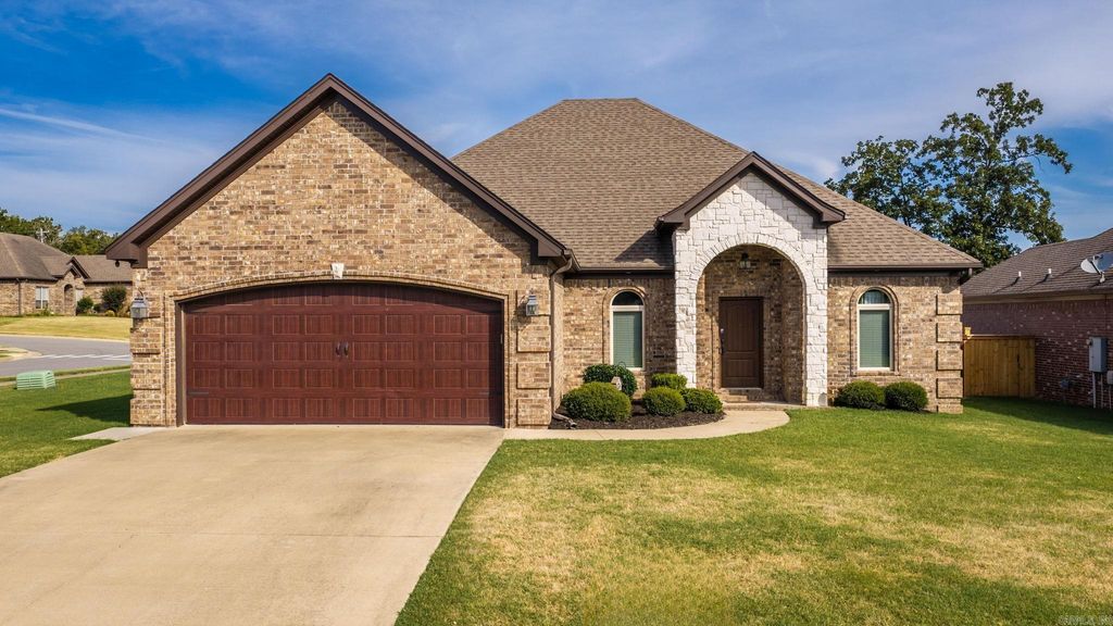 8901 MEADOW GARDEN, Sherwood, AR 72120