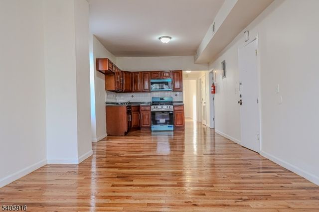 101 Hedden Ter, Newark City, NJ 07108