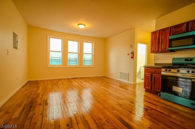 101 Hedden Ter, Newark City, NJ 07108