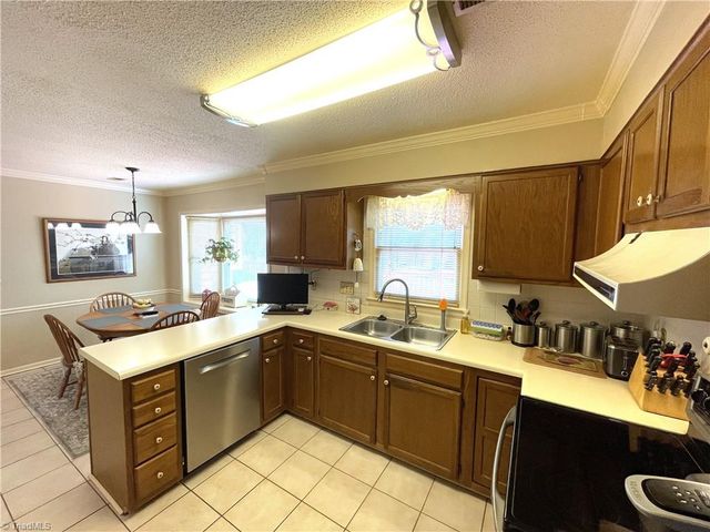 5901 Spanish Oak Drive, Greensboro, NC 27409