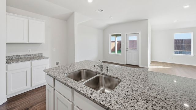 718 Lantana Lane, Pilot Point, TX 76258