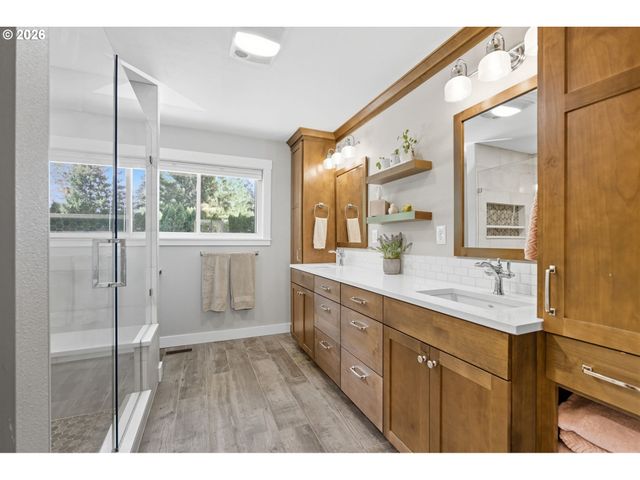 1488 Sw BORLAND Rd, West Linn, OR 97068