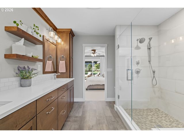 1488 Sw BORLAND Rd, West Linn, OR 97068
