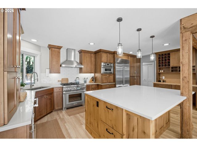 1488 Sw BORLAND Rd, West Linn, OR 97068