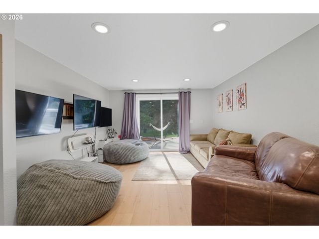 1488 Sw BORLAND Rd, West Linn, OR 97068