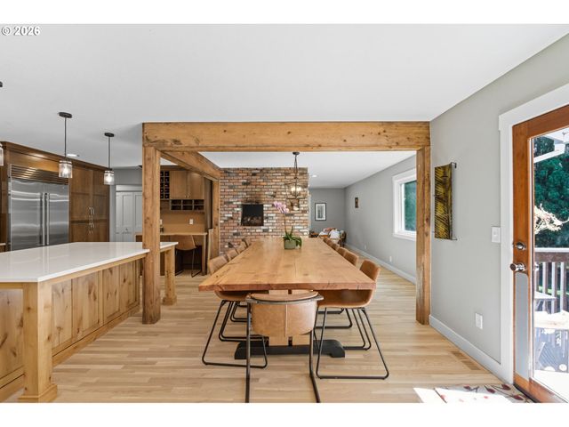 1488 Sw BORLAND Rd, West Linn, OR 97068