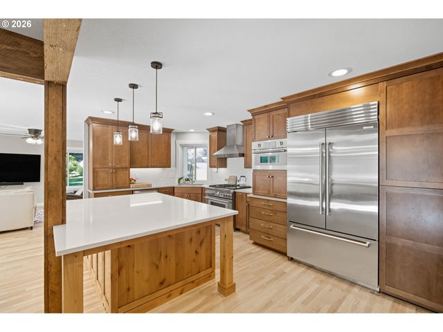 1488 Sw BORLAND Rd, West Linn, OR 97068