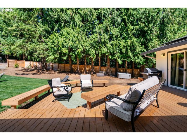 1488 Sw BORLAND Rd, West Linn, OR 97068