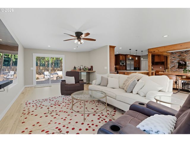 1488 Sw BORLAND Rd, West Linn, OR 97068
