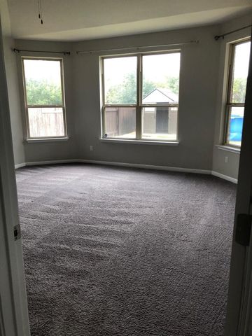 1052 Myrna BND, Leander, TX 78641