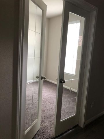 1052 Myrna BND, Leander, TX 78641
