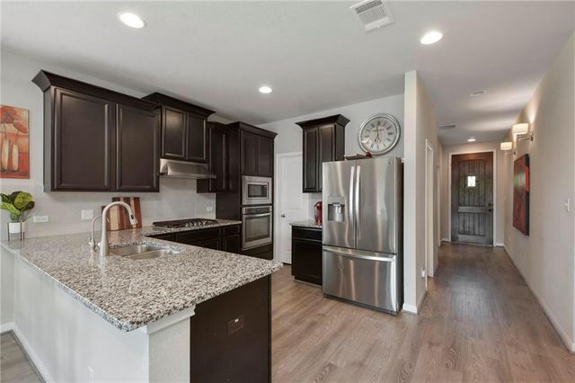 1052 Myrna BND, Leander, TX 78641