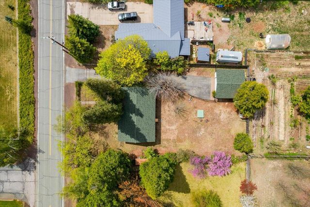 979 Lassen Lane, Mount Shasta, CA 96067